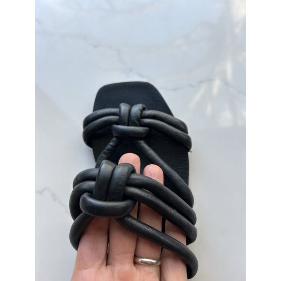 Zara Woman’s Black‎ Tube Leather Flat Sandals size 6 NWT - Picture 8 of 10